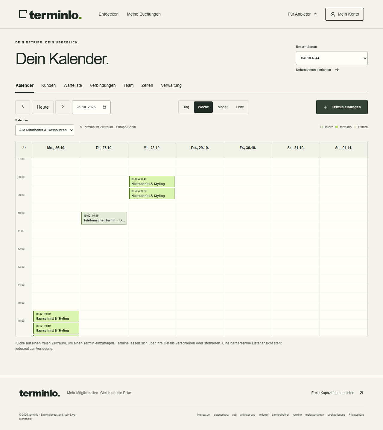 Terminlo Anbieterkalender mit Wochenansicht und fiktiven Beispielterminen. Zum Vergrößern öffnen.
